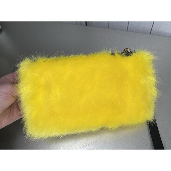 Kipling x Minions Kevin Furry Bright Yellow Wristlet Wallet NWOT - Picture 5 of 7